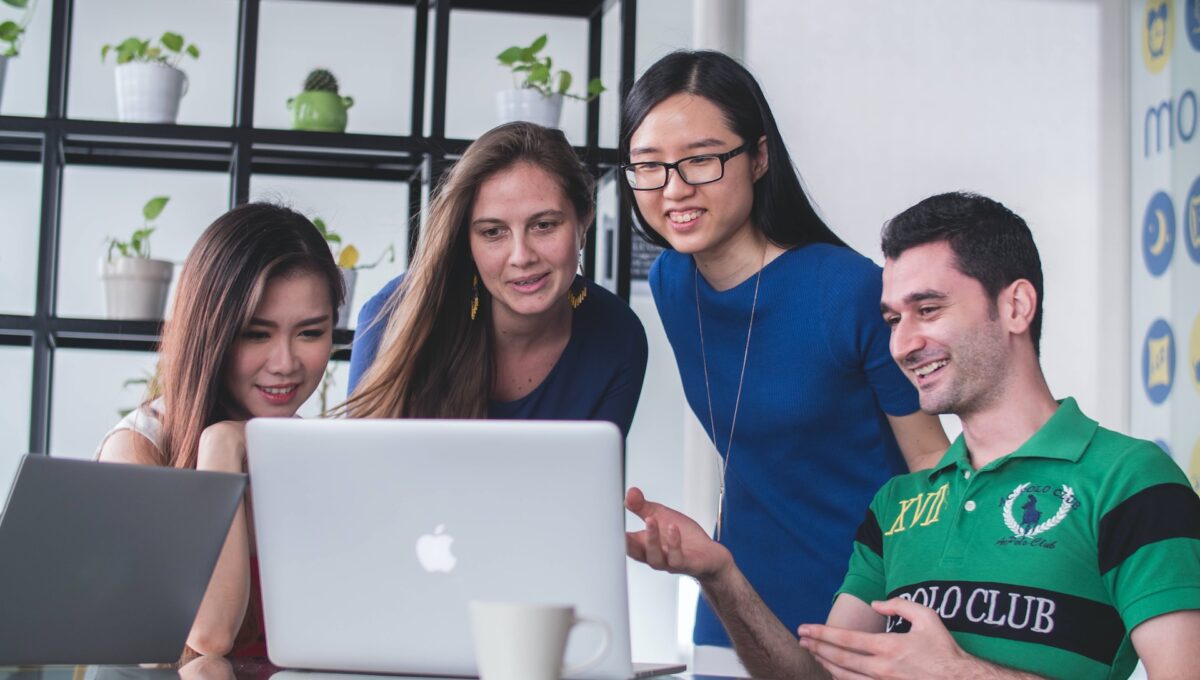Best Ways to Analyze and Present Survey Results Like a Pro